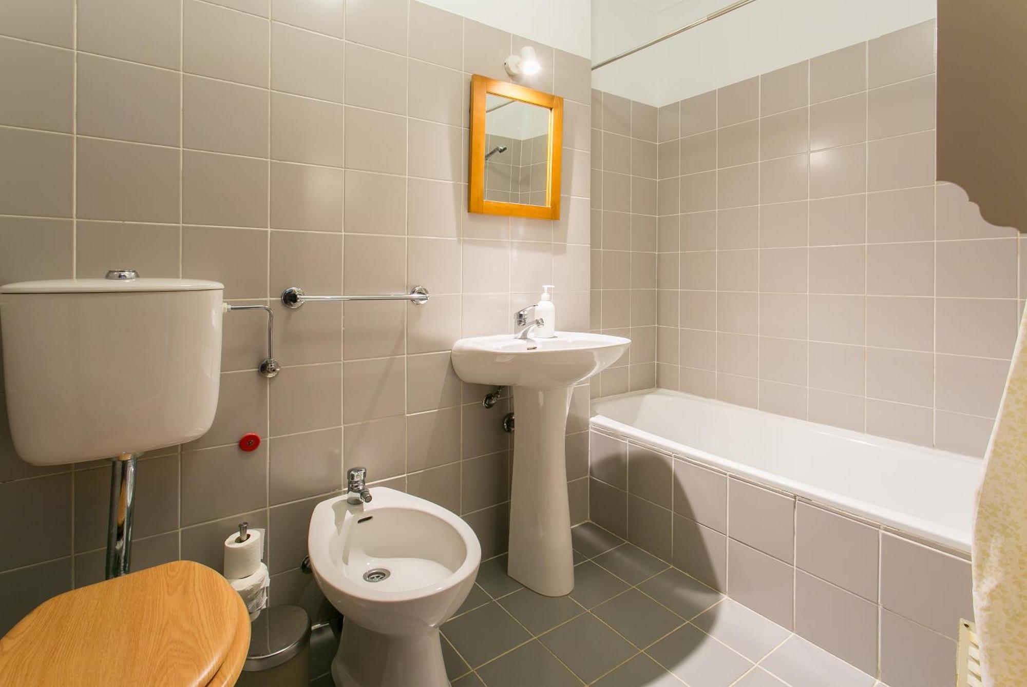 Apartamento Central E Confortavel Junto Ao Bairro Da Graca Lisboa Dış mekan fotoğraf